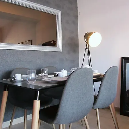 Riviera Apartment *